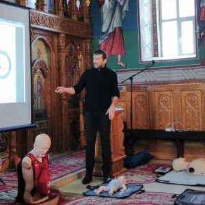 Preoții și mirenii din episcopiile Maramureșului și Sălajului participă la cursuri de prim-ajutor